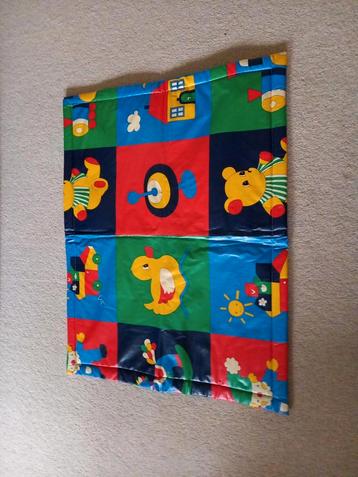 Z.g.a.n.  fleurig boxkleed beschikbaar voor biedingen