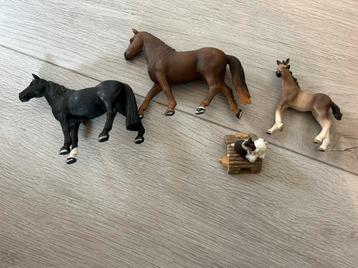 3 Schleich paarden en konijntjes beschikbaar voor biedingen