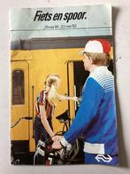 Folder Fiets en Spoor 1981/1982 (Nederlandse Spoorwegen), Verzamelen, Spoorwegen en Tramwegen, Verzenden, Zo goed als nieuw, Trein