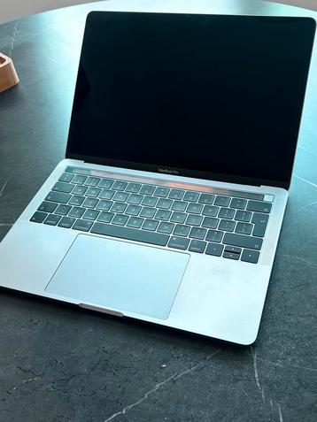 Apple MacBook Pro 13-inch (2019) – i5 / 8GB / 256GB SSD beschikbaar voor biedingen
