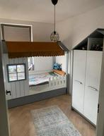 Complete kinderkamer / Bedhuisje/ Bureau / Kledingkast, Ophalen, Zo goed als nieuw, Wit