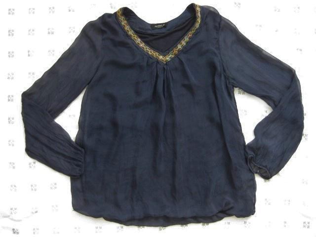 Ambika donkerblauwe zijde blouse, V-hals, kraaltjes, mt M, Kleding | Dames, Blouses en Tunieken, Zo goed als nieuw, Maat 38/40 (M)