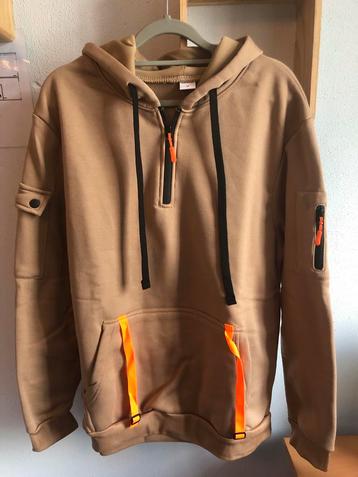 Bruine Hoodie met Oranje Details - Maat M beschikbaar voor biedingen