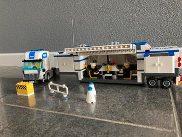 Aantal sets Lego, bv.  Lego City Mobiele Commandocentrum beschikbaar voor biedingen