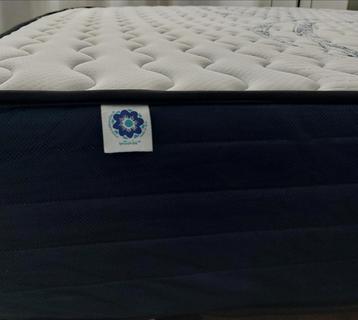 Tweepersoons BED en matras 160x200 - 25cm dik beschikbaar voor biedingen