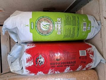 Kleine pakjes voordroog (jopack, Hippo fourrage) beschikbaar voor biedingen