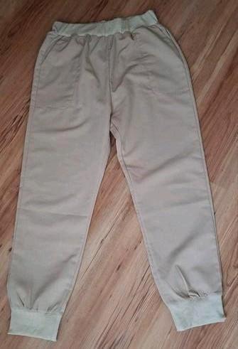 Comfy broeken mt L beschikbaar voor biedingen
