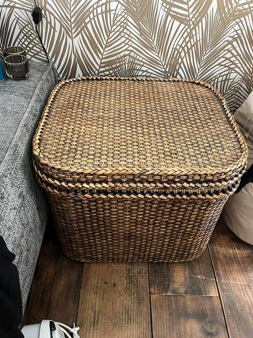Mooie rieten bruidsmand in goede staat, Huis en Inrichting, Woonaccessoires | Schalen en Manden, Zo goed als nieuw, Rechthoekig