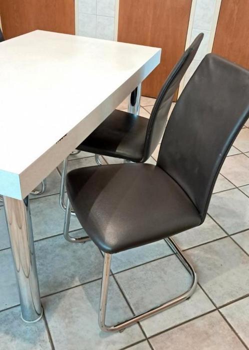 Keukentafel met 4 leren stoelen. Tafel gratis bij aankoop, Huis en Inrichting, Stoelen, Gebruikt, Vier, Leer, Bruin, Ophalen