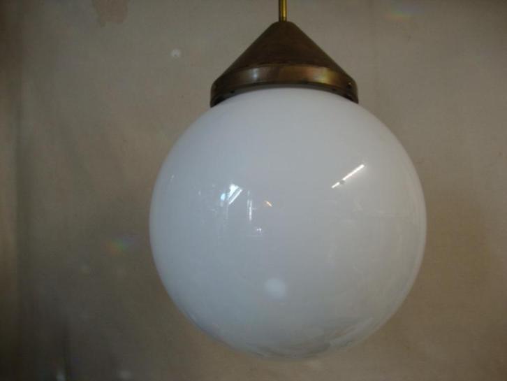 Oude schoollamp met pendel nr. 2, Huis en Inrichting, Lampen | Hanglampen, Gebruikt, 75 cm of meer, Glas, Metaal, Verzenden