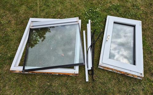 Kunststof kozijnen inclusief glas waarvan 1x draai/kiep, Doe-het-zelf en Verbouw, Glas en Ramen, Gebruikt, Gevelraam of Ruit, Ophalen