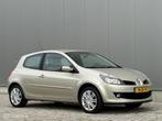 Renault Clio 1.6 16V Initiale - nieuwe APK - Beurt gehad, Voorwielaandrijving, Gebruikt, Beige, 4 cilinders