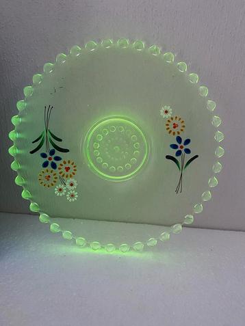 Uranium glazen schaal Firma Johansfors beschikbaar voor biedingen