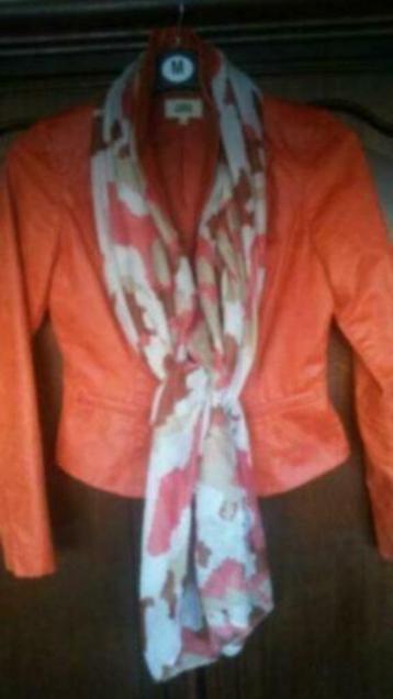 Koraal oranje sjaal print college style