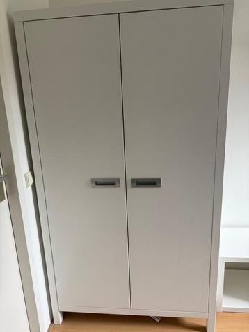 Mooie Bobita kinder kleding kast beschikbaar voor biedingen