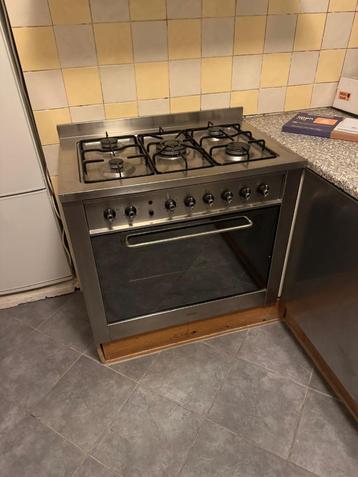 Indesit gasfornuis 5 pits + elektrische oven – goed werkend beschikbaar voor biedingen