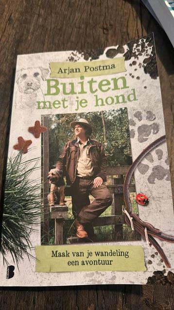 Buiten met je hond - arjan postma beschikbaar voor biedingen
