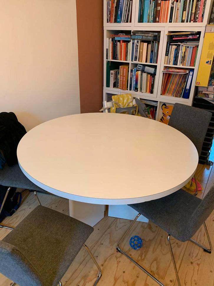 Gratis ronde tafel (128,5 cm) - Dordrecht, Huis en Inrichting, Tafels | Eettafels, Gebruikt, 100 tot 150 cm, Vier personen, Rond