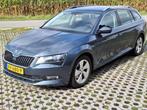 Skoda Superb 1.6TDI 88KW Combi  2017 Grijs, Auto's, Skoda, Stof, 4 cilinders, Origineel Nederlands, Stationwagon