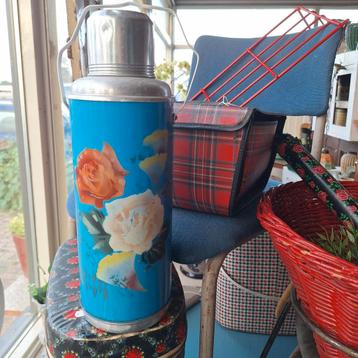 Vintage Thermoskan met Bloemenmotief beschikbaar voor biedingen