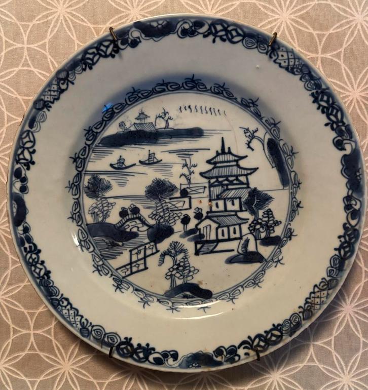 Antiek Chinees Porseleinen Bord, Antiek en Kunst, Antiek | Wandborden en Tegels, Ophalen of Verzenden