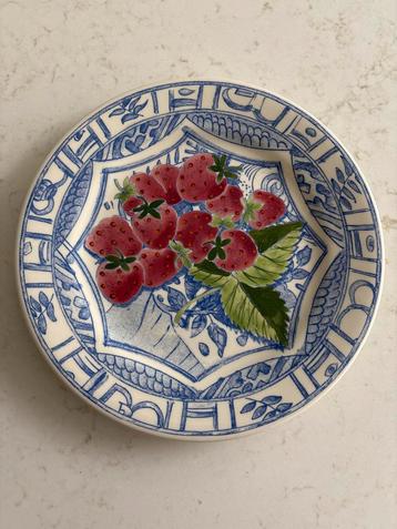 Gien Oiseau Blue Aardbeien Bord 22 cm beschikbaar voor biedingen