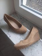 Novocento suede pumps maat 38, Pumps, Beige, Ophalen of Verzenden, Zo goed als nieuw