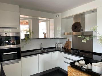 Wit hoogglans keuken Pronorm beschikbaar voor biedingen