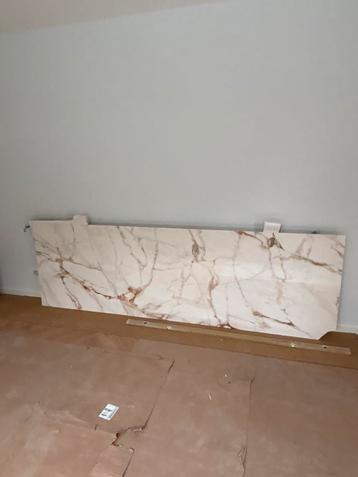 Porcelanosa Calacatta Gold Slab 83x270 beschikbaar voor biedingen