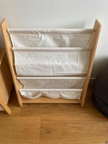 Montessori bookshelf beschikbaar voor biedingen