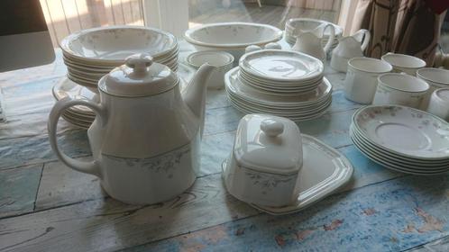 Servies Royal Doulton Capice, Antiek en Kunst, Antiek | Servies compleet, Ophalen of Verzenden