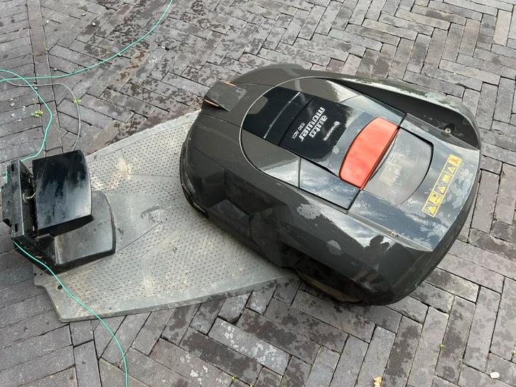Husqvarna automower 230 acx robotmaaier, Tuin en Terras, Grasmaaiers, Gebruikt, Accu-grasmaaier, Minder dan 30 cm, Ophalen of Verzenden