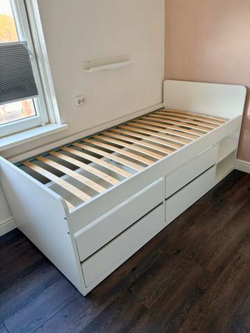 SLÄKT Ikea Wit bedframe 90x200 met opberger en lattenbodem - afbeelding 1