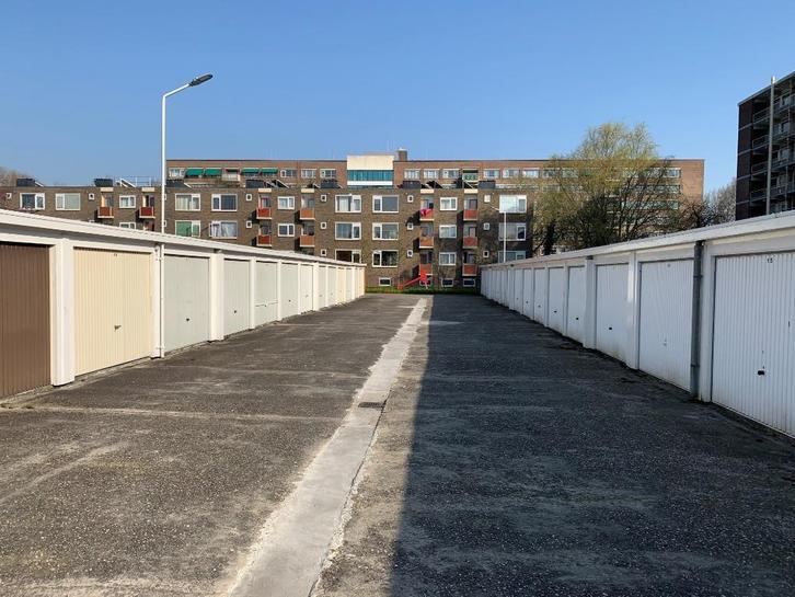 PER 1 OKTOBER TE HUUR: GARAGEBOX AAN DE GALENUSLAAN., Auto diversen, Autostallingen en Garages