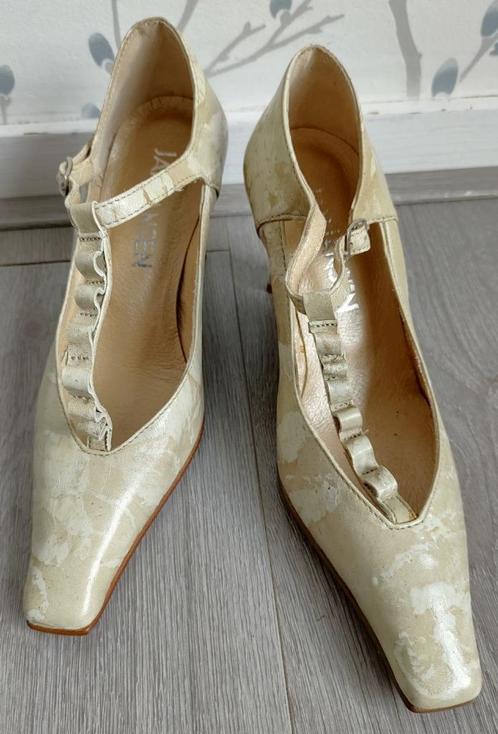 JAN JANSEN Pumps maat 36, Kleding | Dames, Schoenen, Zo goed als nieuw, Pumps, Beige, Ophalen of Verzenden