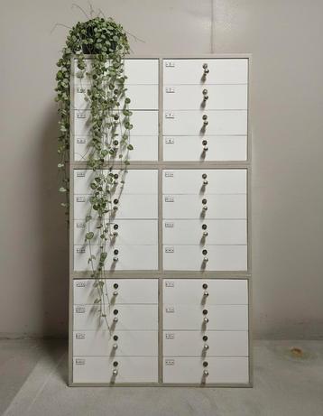 Brocante houten ladekast vintage schoolkast apothekerskast  beschikbaar voor biedingen