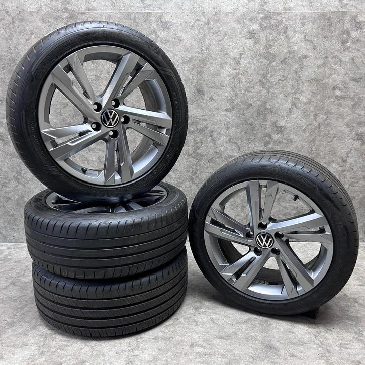 17 inch originele Valencia velgen + zomerbanden VW Golf 8, Auto-onderdelen, Banden en Velgen, Banden en Velgen, Zomerbanden, 17 inch