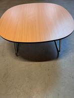 Artifort Vega bijzettafel - salontafel, Ophalen, 100 tot 150 cm, Overige materialen, 50 tot 100 cm