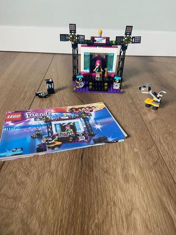  Lego Friends Livi’s TV-Studio – Compleet + Draaibaar Podi beschikbaar voor biedingen