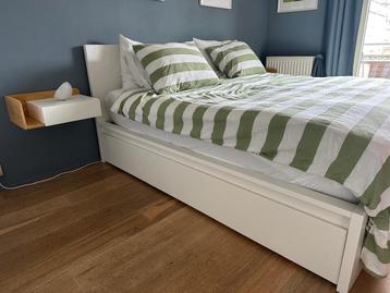 Malm bed 180x200cm + 4 lades (excl lattenbodem) €150