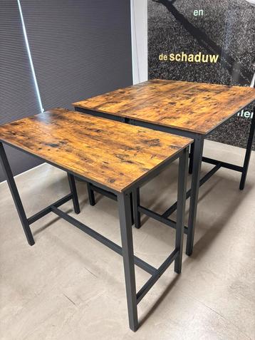 3 statafels met houten bladen beschikbaar voor biedingen