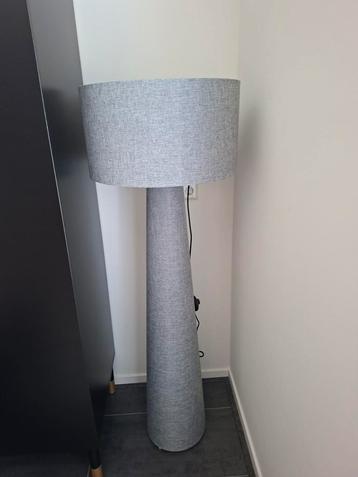 Staande japandi lamp  beschikbaar voor biedingen