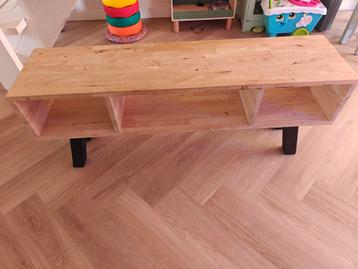 Massief houten tv meubel en salontafel beschikbaar voor biedingen