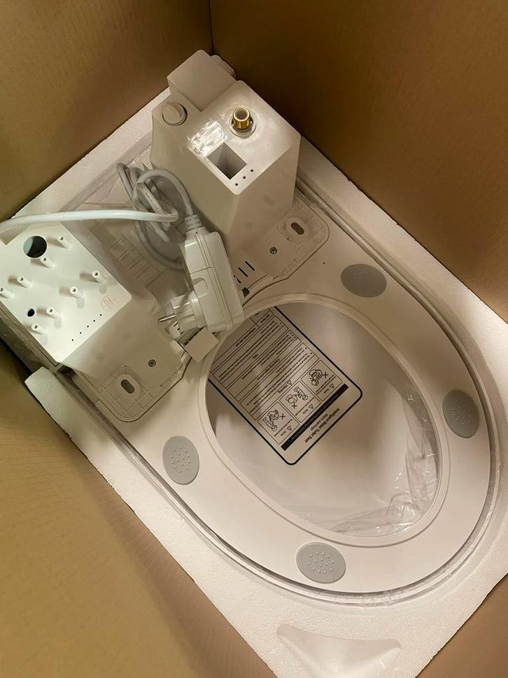 Keralux Duka douche toilet (zonder pot), Doe-het-zelf en Verbouw, Sanitair, Nieuw, Toilet, Ophalen