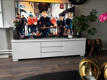 Gratis af te halen vandaag of morgen tv kast!! beschikbaar voor biedingen