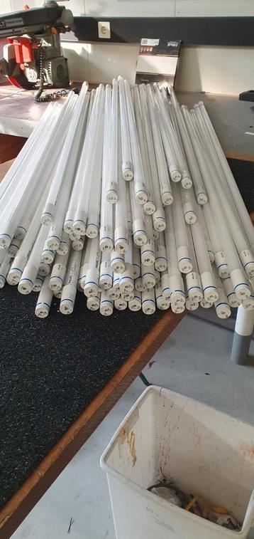 LED TL Buizen EM 240V beschikbaar voor biedingen