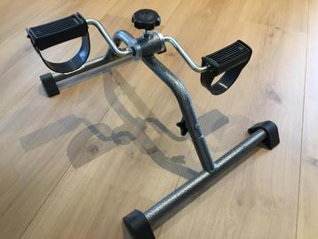 Beentrainer senioren, beenoefening, Fysio, pendalen trainer beschikbaar voor biedingen