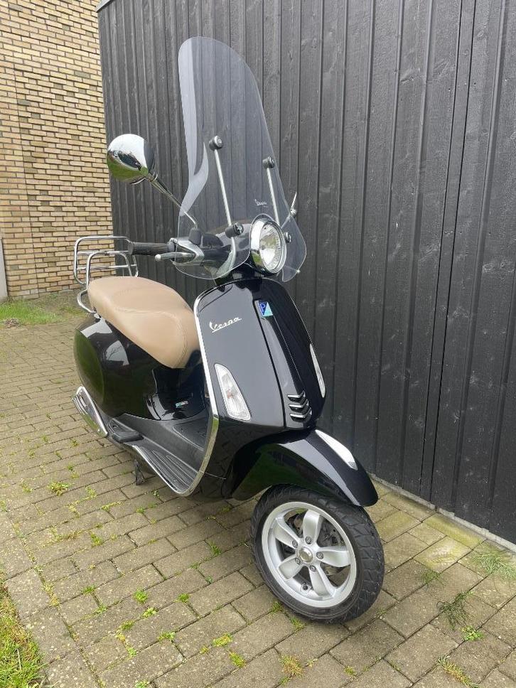 Vespa Primavera scooter (z.g.a.n.), Fietsen en Brommers, Scooters | Vespa, Zo goed als nieuw, Overige modellen, Maximaal 25 km/u