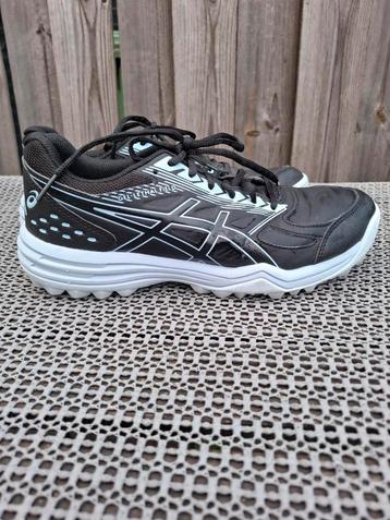 Hockey schoenen asics maat 39 beschikbaar voor biedingen