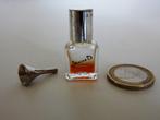 Mini parfumflesje met trechtertje Janine D., Ophalen of Verzenden, Gebruikt, Miniatuur